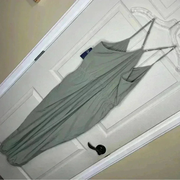Abercrombie & Fitch Women’s Olive Green NWT Jumpsuit Sz LP - Picture 6 of 6